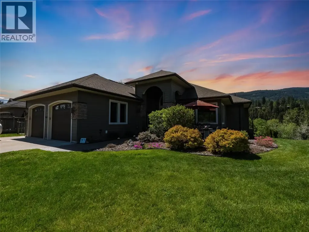 943 Riverview Place, Castlegar